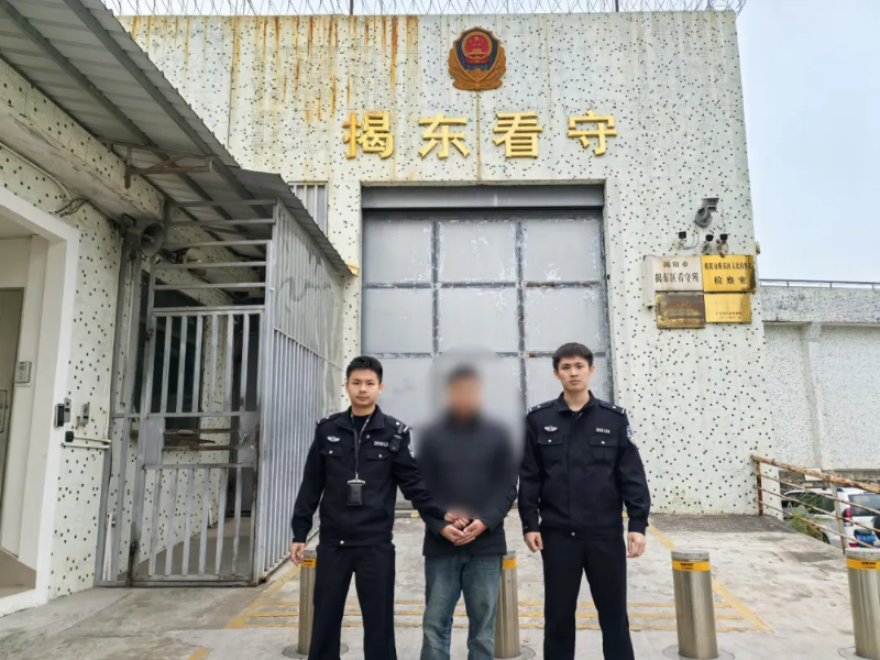 请锁好车门！警惕“拉车门”盗窃！(图2)